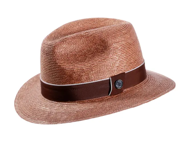 Fedora Strohhut in Nougat mit braunem Band und Risa Knopf